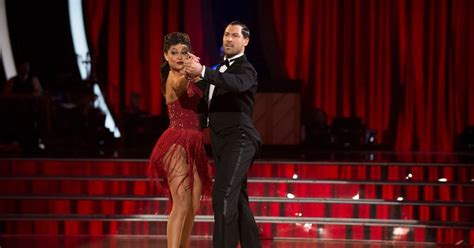 ‘DWTS’ Wardrobe Malfunction! Vanessa Lachey Loses Her Skirt